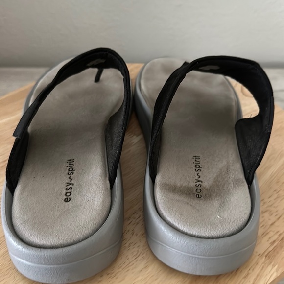 easy spirit Rift Slip-On Thong Sandal - Picture 7 of 8